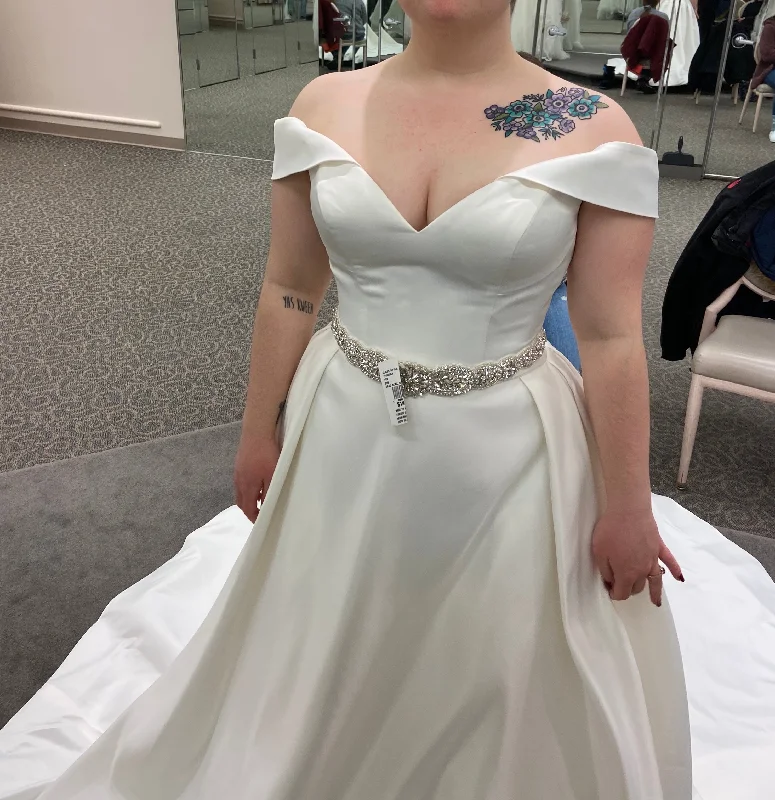 Today’s Deal David's Bridal WG3979