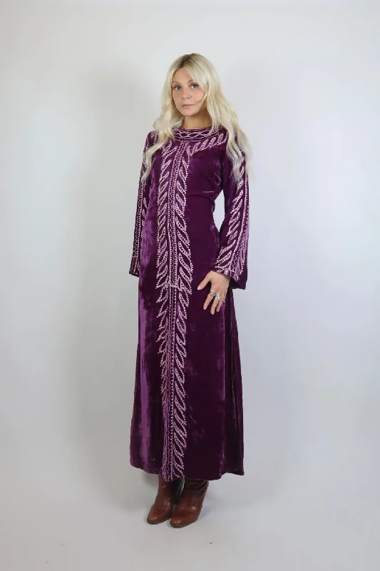 Bargain Prices 1960s velvet embroidered dress