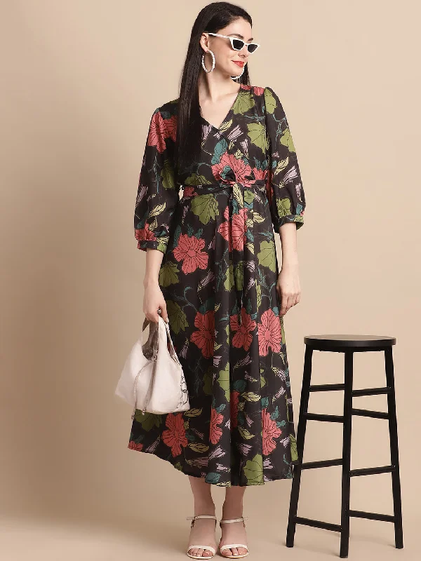 Final Markdown Women's Black Floral Printed A-line Dress With Belt
