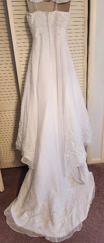 Don’t Miss Out David's Bridal 5266