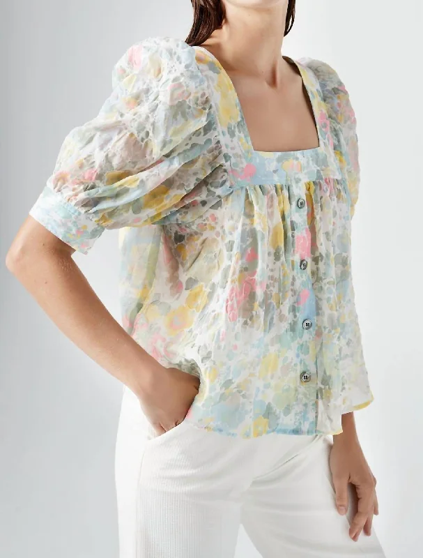 Price Blitz Button Front Square Neck Blouse In Pastel Floral