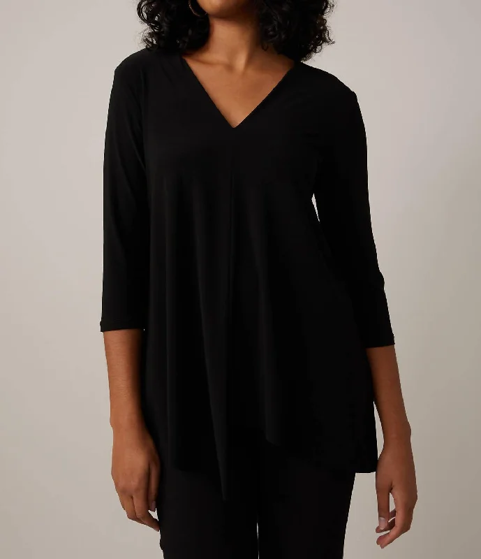 Weekend Deal Asymmetric Hem Top In Black