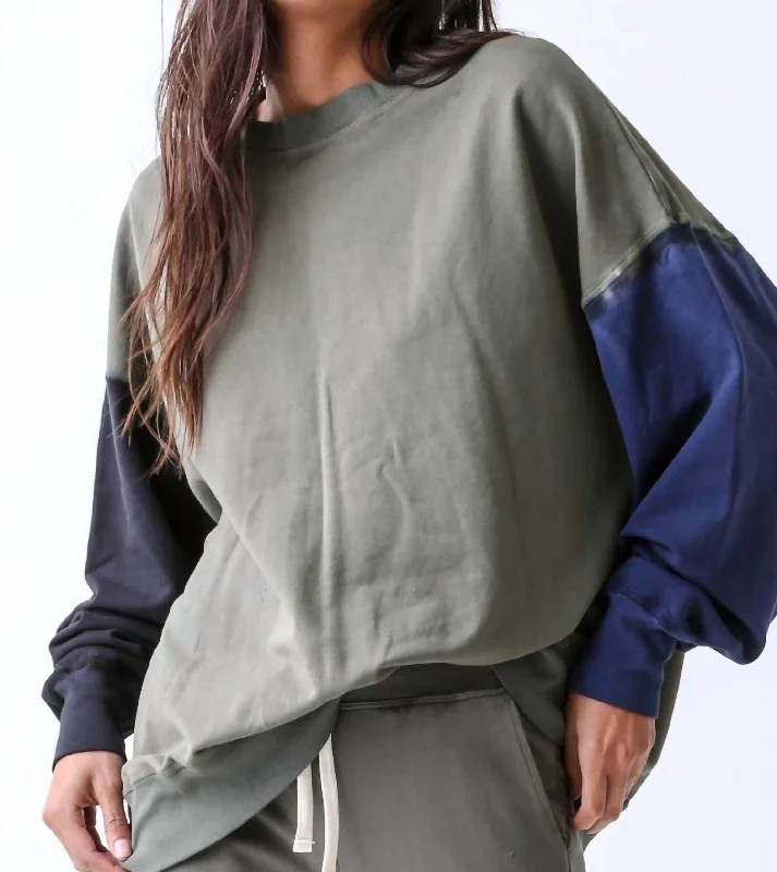 Weekend Special Boyfriend Sweatshirt In Block Army/onyx/navy