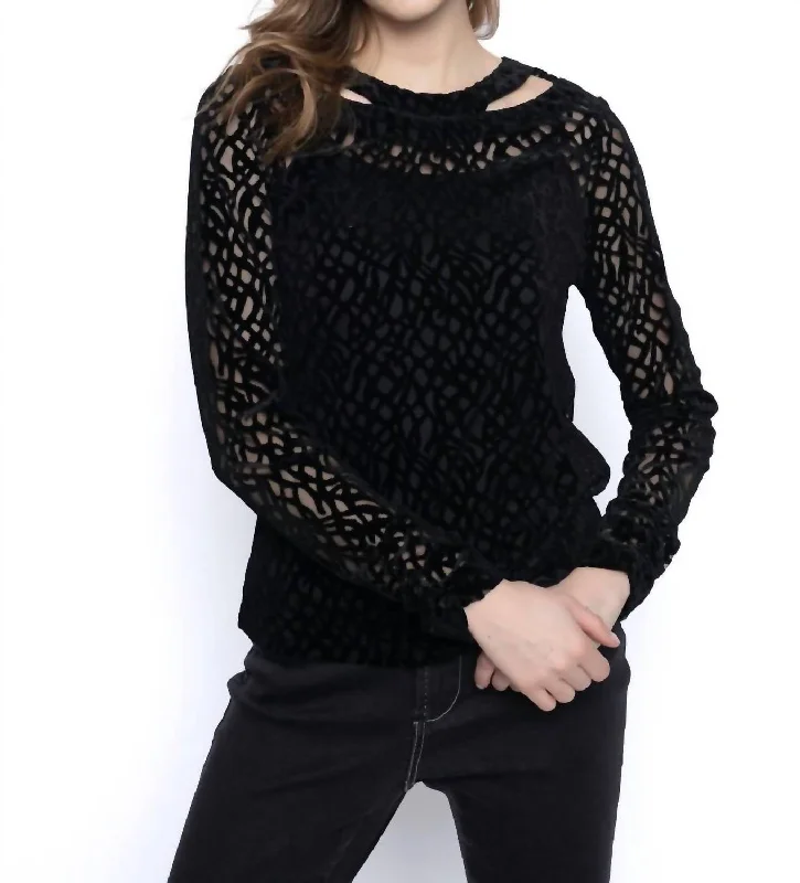 Super Deal Cutout Neckline Top In Black