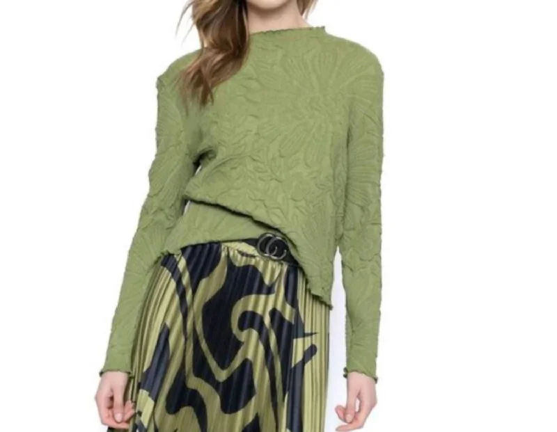 Fantastic Deals Floral Embossed Top In Green