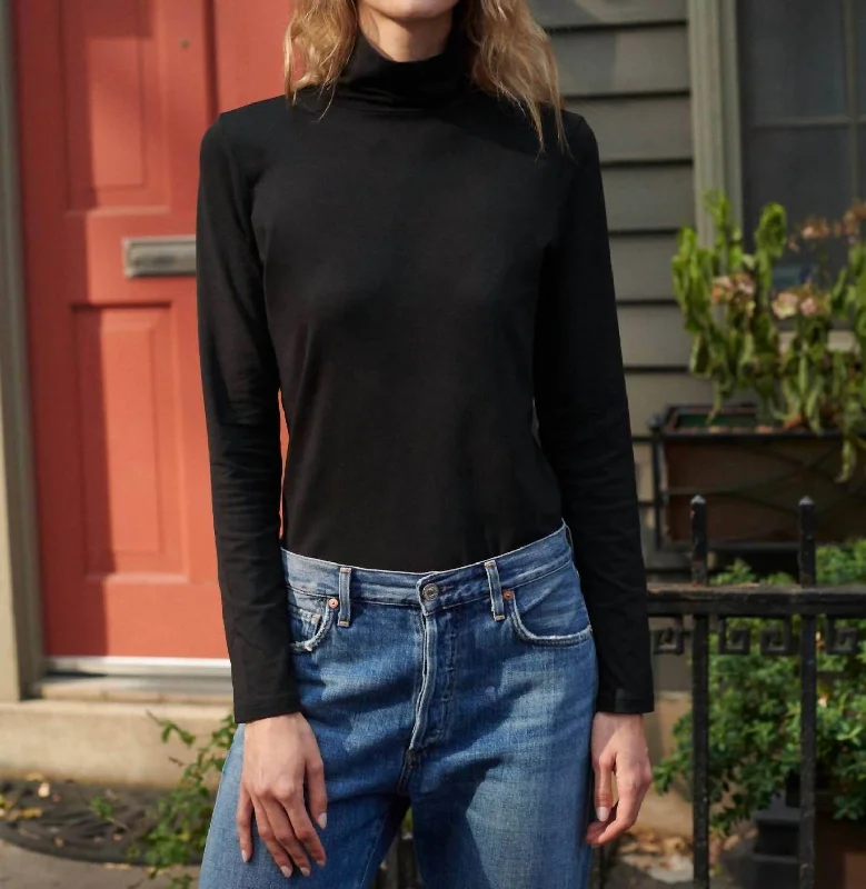 Clearance Event Scrunch Neck Tee Top In Black