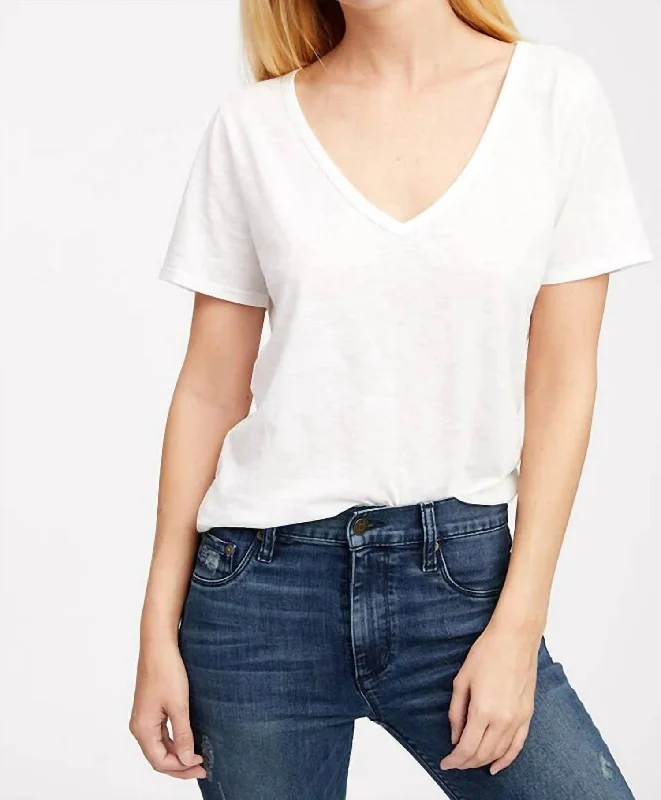 Year-End Sale V Neck Tee In White